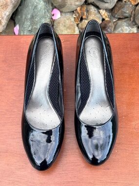 Easy Spirit "Parnellas" Antigravity Black Patent Leather Platform Pump